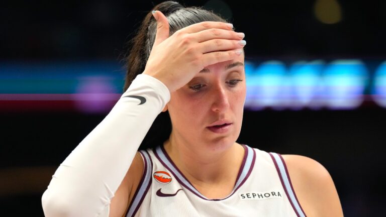 Toronto Tempo's Marina Mabrey (3) reacts during her team's loss to the Minnesota Lynx in WNBA basketball action in Toronto on Thursday, July 30, 2026. (Chris Young/CP)
