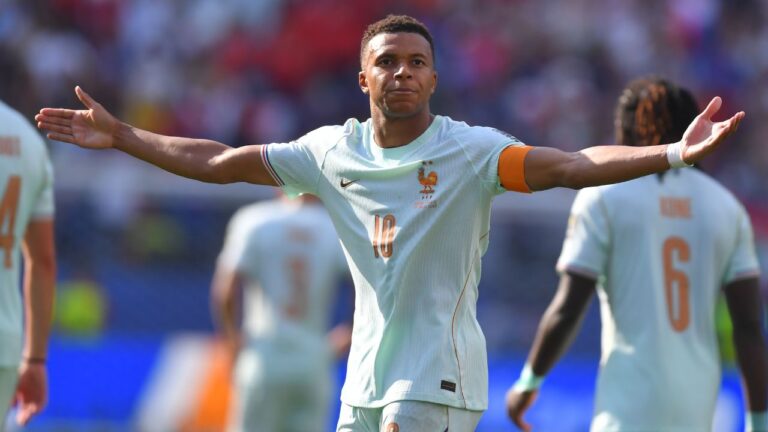 France's Kylian Mbappe (10) celebrates scoring the opening goal during the World Cup quarterfinal soccer match between France and Morocco in Foxborough, Mass., near Boston, Thursday, July 9, 2026. (AP Photo/Steven Senne)