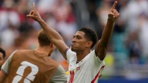 England's Jude Bellingham (10) celebrates scoring their sixth goal during the World Cup third-place playoff soccer match between France and England in Miami Gardens, Fla., Saturday, July 18, 2026. (AP Photo/Lynne Sladky)
