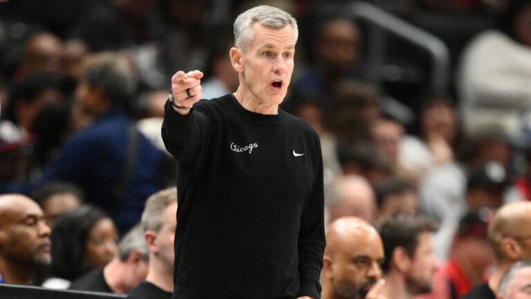 Chicago Bulls head coach Billy Donovan in action during the first half of an NBA basketball game against the Washington Wizards, Thursday, April 9, 2026, in Washington. (AP Photo/Nick Wass)