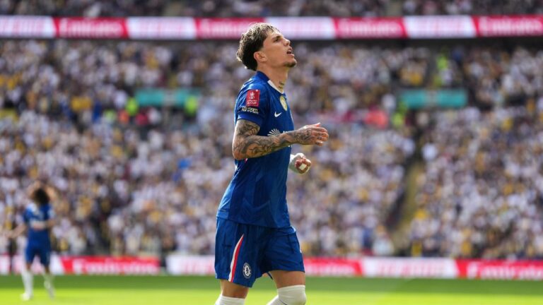 Alejandro Garnacho during a match between Chelsea and Leeds in London, on April 26, 2026. (Alastair Grant/AP)