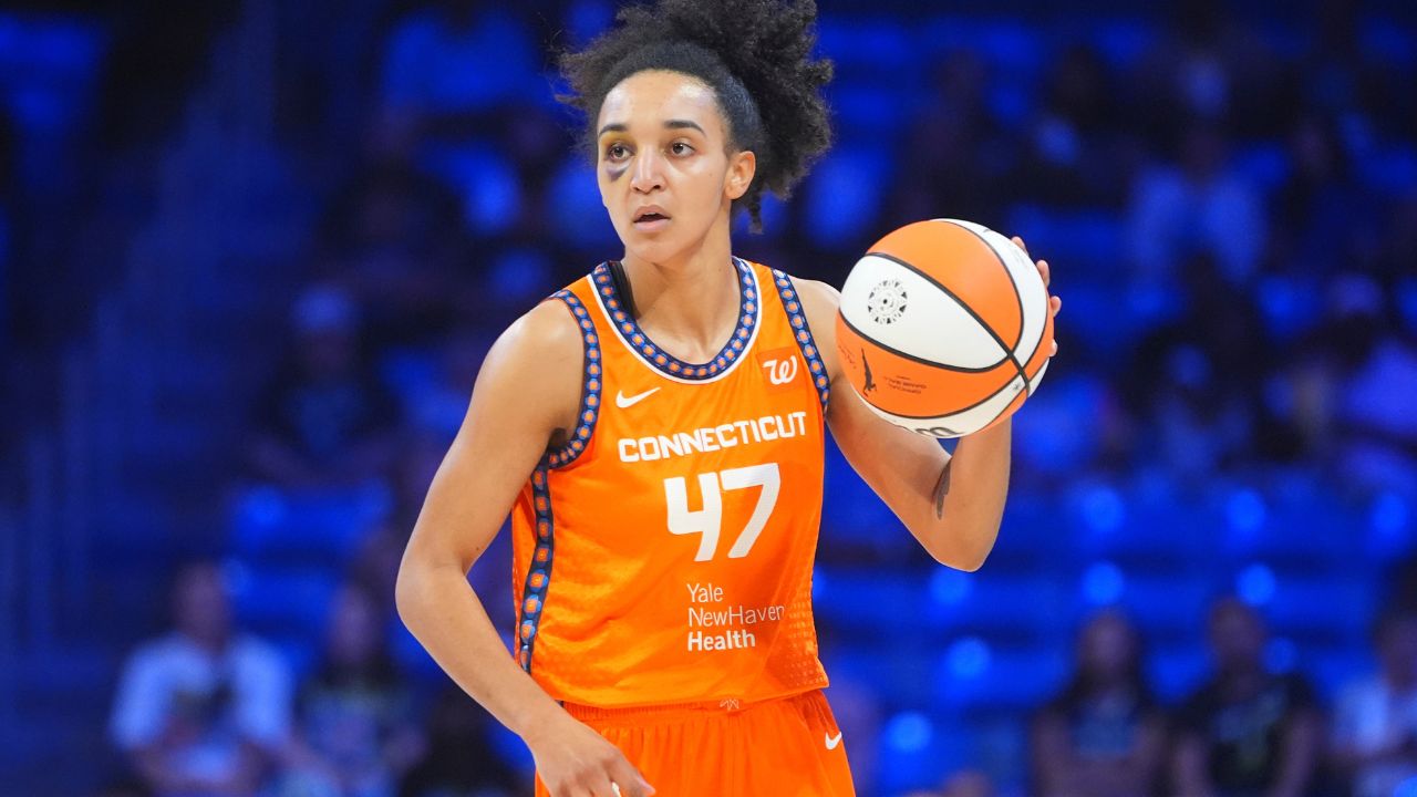 Leila Lacan scores career-high 26 points, Sun beat Mercury Leila Lacan scores career-high 26 points, Sun beat Mercury