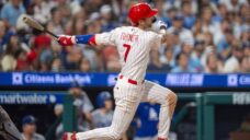 MLB Roundup: Turner hits two homers to lead Phillies past Dodgers