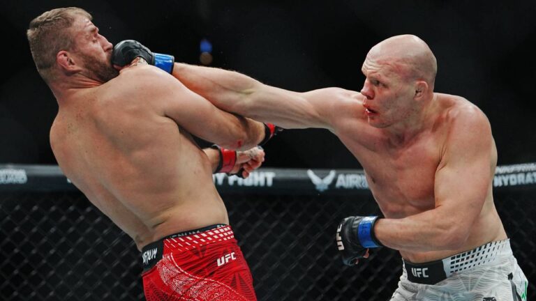 LAS VEGAS, NV - DECEMBER 6:Jan Blachowicz and Bogdan Guskov meet in the octagon for a 3-round bout at UFC 323 - Dvalishvili vs Yan 2 at UFC Apex on December 6, 2025 in LAS VEGAS, NV (Photo by Louis Grasse/PxImages)