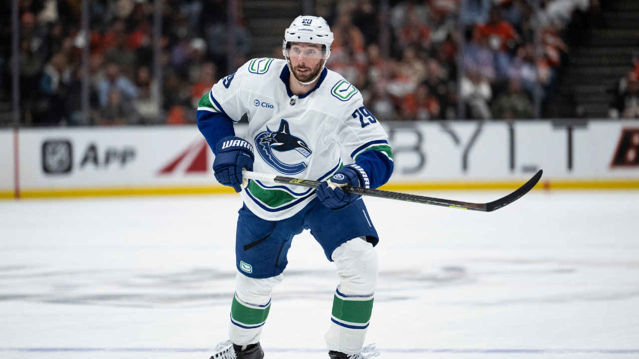 Marcus Pettersson byter Vancouver mot New York – Rangers betalar med förstaval