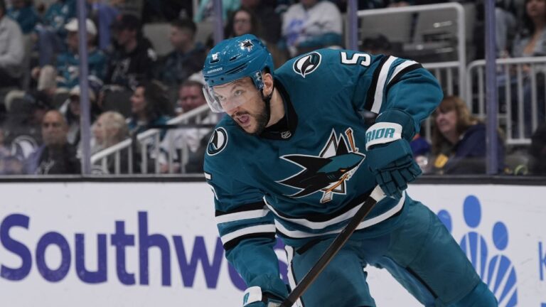 San Jose Sharks defenceman Vincent Desharnais (5) plays against the New York Islanders during the second period of an NHL hockey game, Saturday, March 7, 2026, in San Jose, Calif. (Godofredo A. Vásquez/AP)