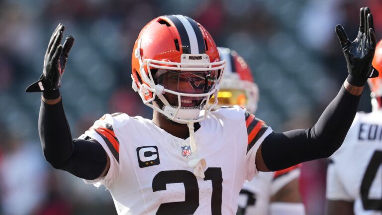 Cleveland Browns cornerback Denzel Ward warms up before an NFL football game against the Cincinnati Bengals, Sunday, Jan. 4, 2026, in Cincinnati. (Jeff Dean/AP Photo)