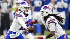 Best strategy if drafting middle of the pack, and when to grab your QB1