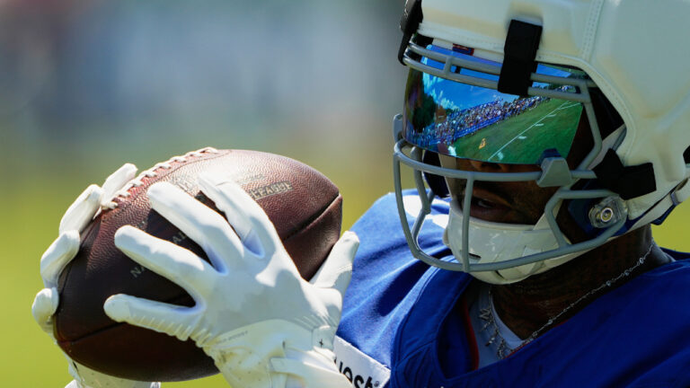 New York Giants' Odell Beckham Jr. catches a pass during an NFL football training camp, Friday, July 31, 2026, in White Sulphur Springs, W.Va. (Chris Carlson/AP)