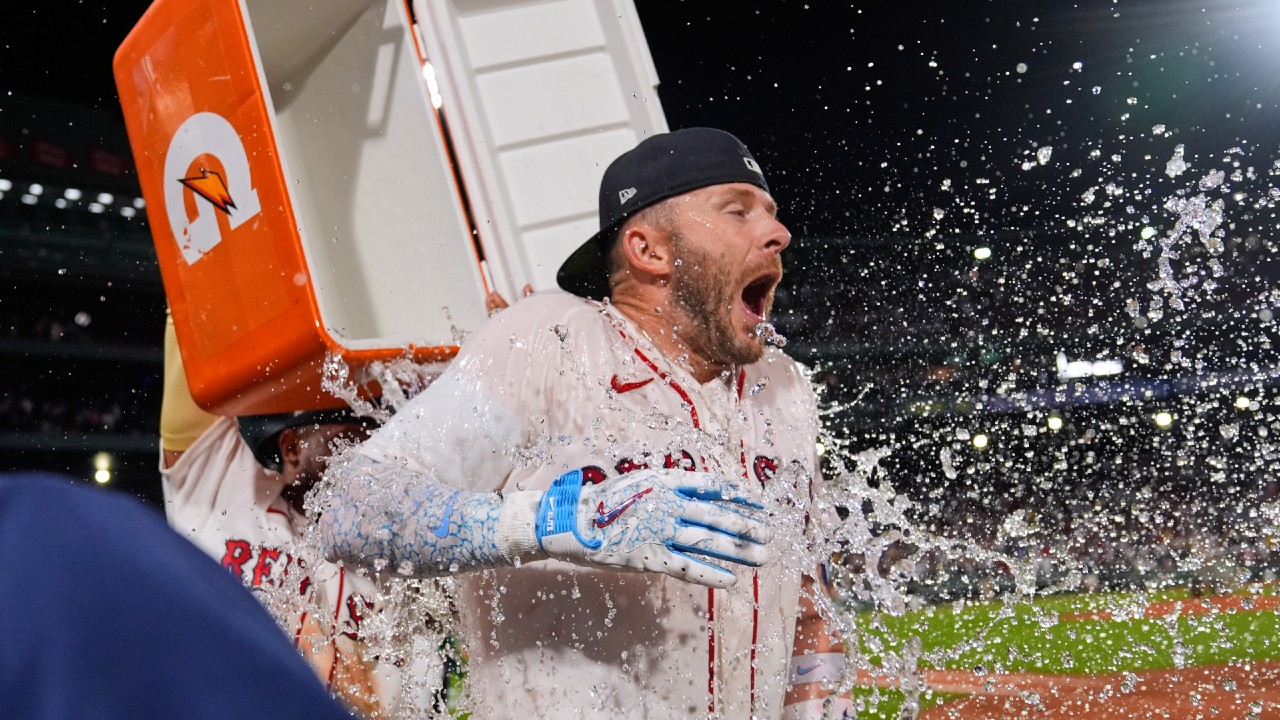 Story, Red Sox walk-off Mariners in 10 to win wild game