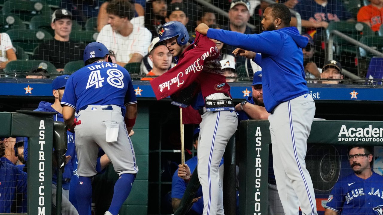 Blue Jays surge with win over Astros as Guerrero Jr. rests Blue Jays surge with win over Astros as Guerrero Jr. rests