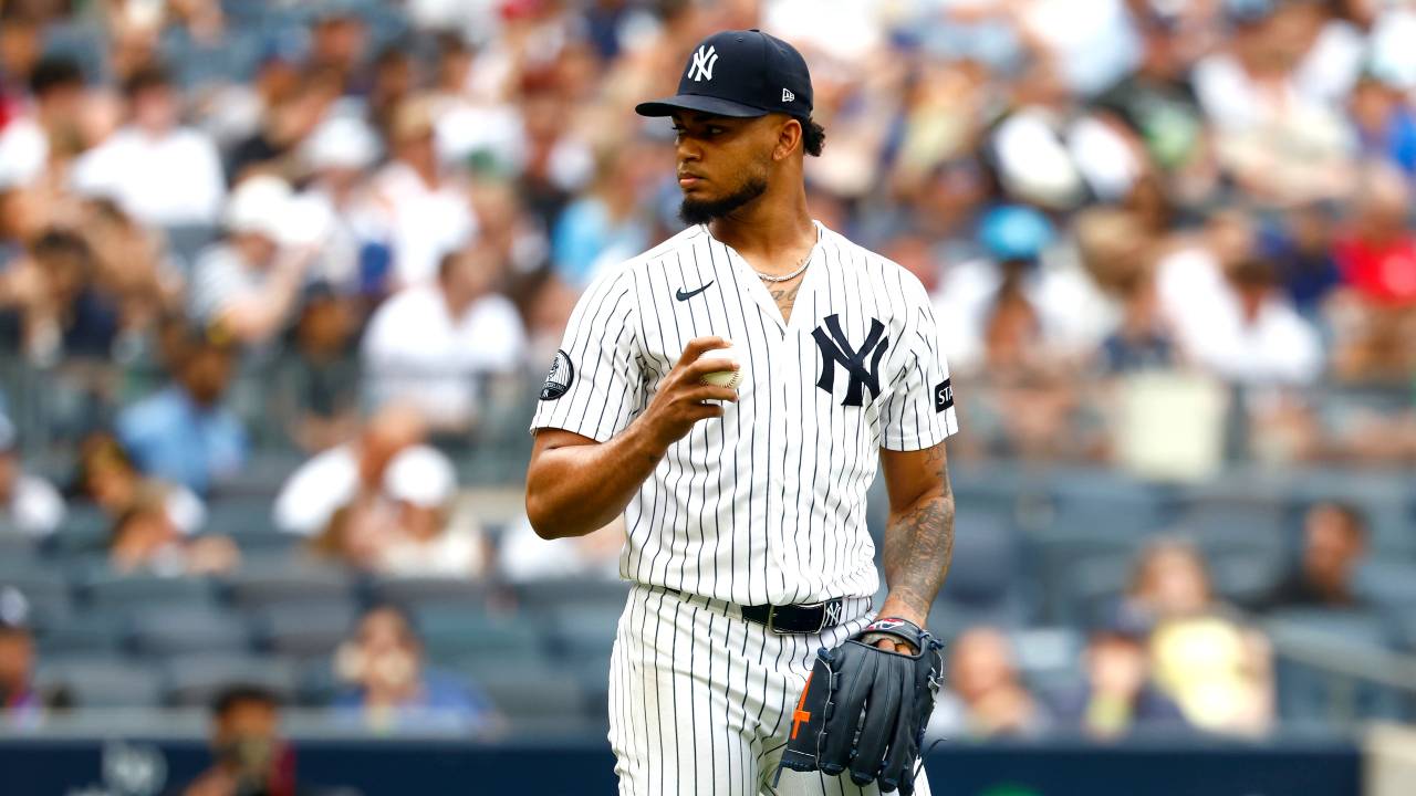 Report: Pirates acquire reliever Camilo Doval from Yankees