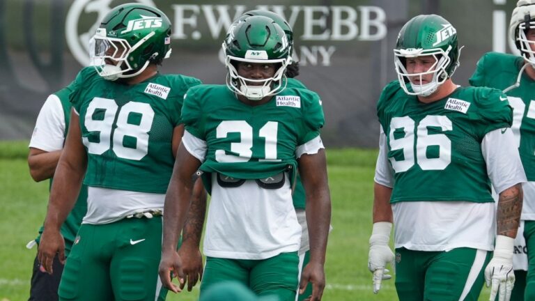 New York Jets' David Bailey (31) participates during a joint practice with the Tampa Bay Buccaneers at an NFL football training camp in Florham Park, N.J., Tuesday, Aug. 11, 2026. (AP Photo/Seth Wenig)