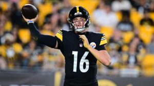 Pittsburgh Steelers quarterback Drew Allar throws a pass in the second half of a preseason NFL football game against the Green Bay Packers in Pittsburgh, Thursday, Aug. 13, 2026. (AP Photo/David Dermer)