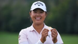 Low Canadian Anna Huang poses with her medal after the final round of the LPGA CPKC Canadian Women's Open golf tournament, in Edmonton, on Sunday, Aug. 23, 2026. (Darryl Dyck/CP)