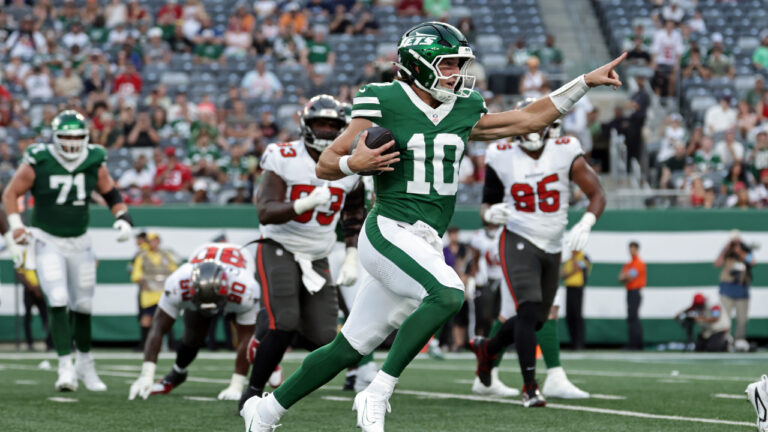 New York Jets quarterback Cade Klubnik (10) runs with the ball during an NFL preseason football game against the Tampa Bay Buccaneers in East Rutherford, N.J., Friday, Aug. 14, 2026. (Adam Hunger/AP)