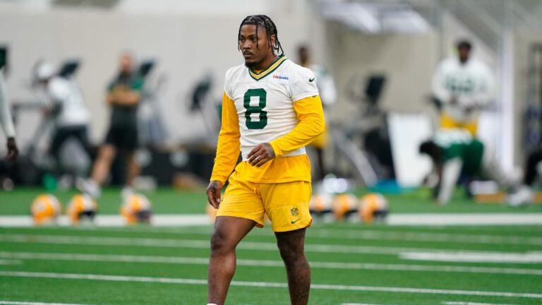Green Bay Packers running back Josh Jacobs works out during NFL football practice, Tuesday, June 9, 2026, in Green Bay, Wis. (Kayla Wolf/AP)