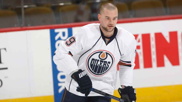 Edmonton Oilers center Patrick O'Sullivan warming up before facing the Colorado Avalanche in an NHL hockey game in Denver. (David Zalubowski/AP)