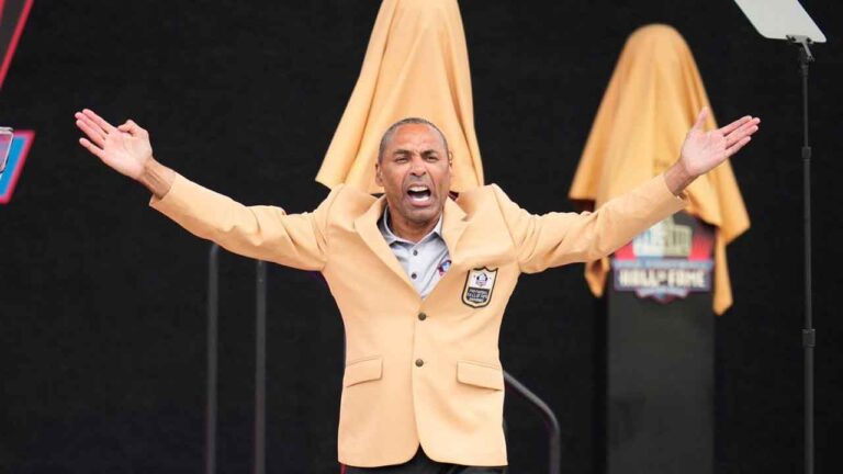 Former NFL player Roger Craig is introduced during the Pro Football Hall of Fame induction ceremony at the Pro Football Hall of Fame. (Sue Ogrocki/AP)