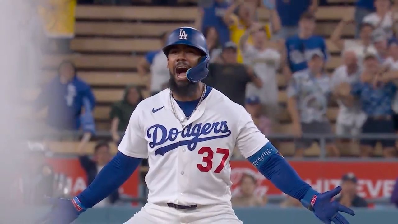 Dodgers’ Hernández knocks in pair of runs to walk off Cardinals