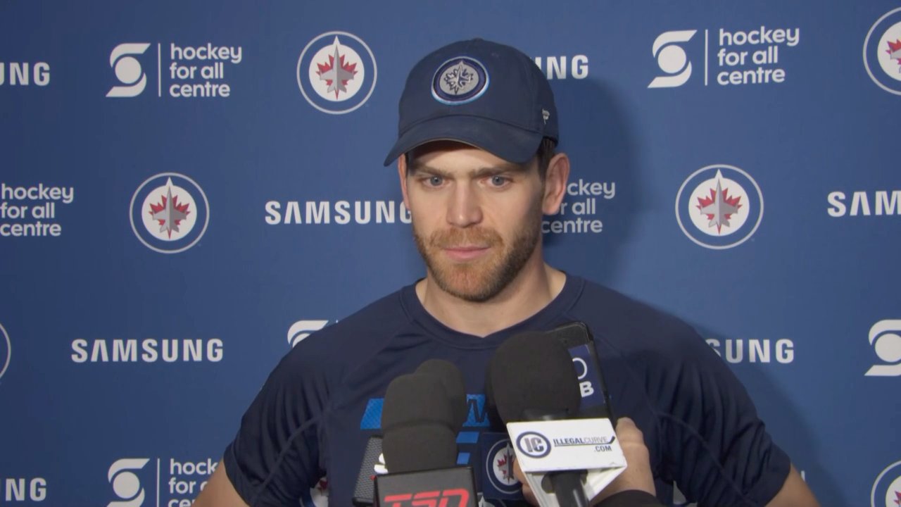 Lowry om Jets: Vi välkomnar Hellebuyck tillbaka – men fokus ligger på laget