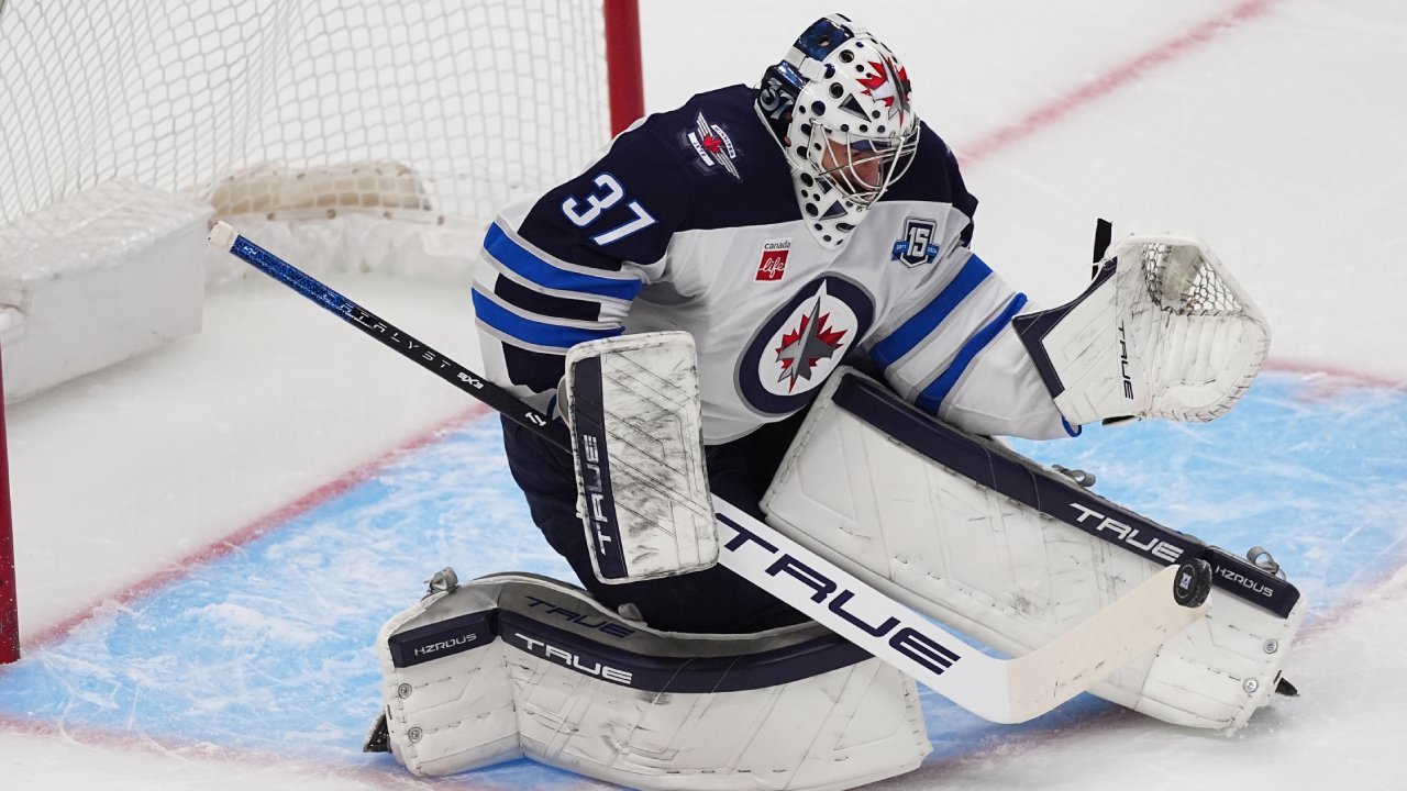Friedman: Sharks har sonderat läget för Hellebuyck