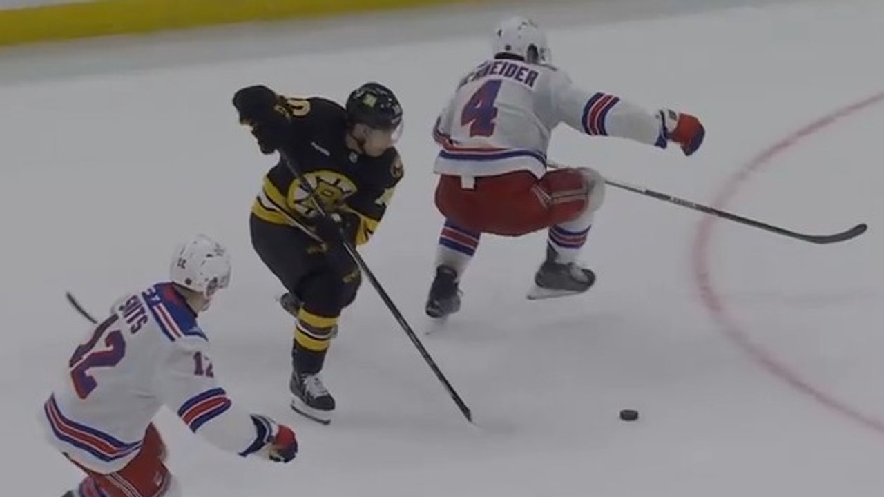 Peterka bjöd på magi – gjorde första målet i Bruins-tröjan mot Rangers