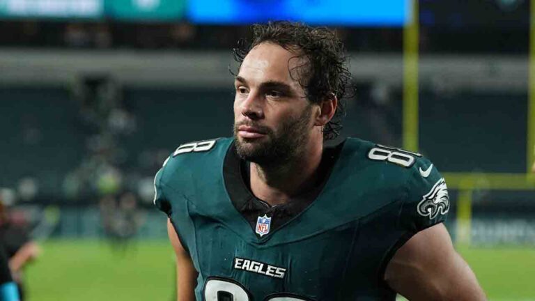 Philadelphia Eagles' Dallas Goedert in action during an NFL football game, Sunday, Sept. 13, 2026, in Philadelphia. (Matt Rourke/AP)