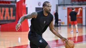 Toronto Raptors Kawhi Leonard during basketball training camp action in Quebec City, Tuesday, Sept. 29, 2026 (Jacques Boissinot/CP)