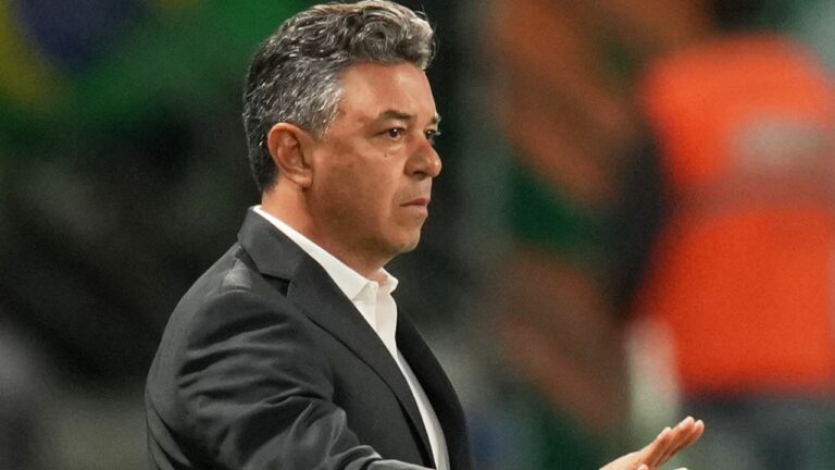 Coach Marcelo Gallardo of Argentina's River Plate gestures during a Copa Libertadores quarterfinal second leg soccer match against Brazil's Palmeiras at Allianz Parque stadium in Sao Paulo, Wednesday, Sept. 24, 2025. (AP Photo/Andre Penner)