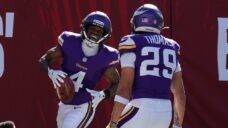 Vikings beat Buccaneers as both teams lose key players