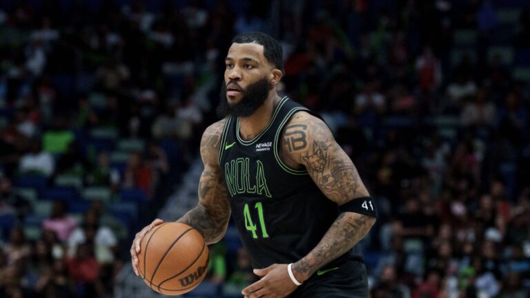 New Orleans Pelicans guard Saddiq Bey (41) dribbles during of an NBA basketball game against the Houston Rockets in New Orleans, Sunday, March 29, 2026. (AP Photo/Matthew Hinton)