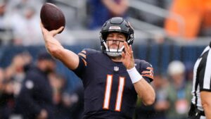 Chicago Bears quarterback Case Keenum warms up before an NFL football game against the Minnesota Vikings in Chicago, Sunday, Sept. 20, 2026. (AP Photo/Nam Y. Huh)