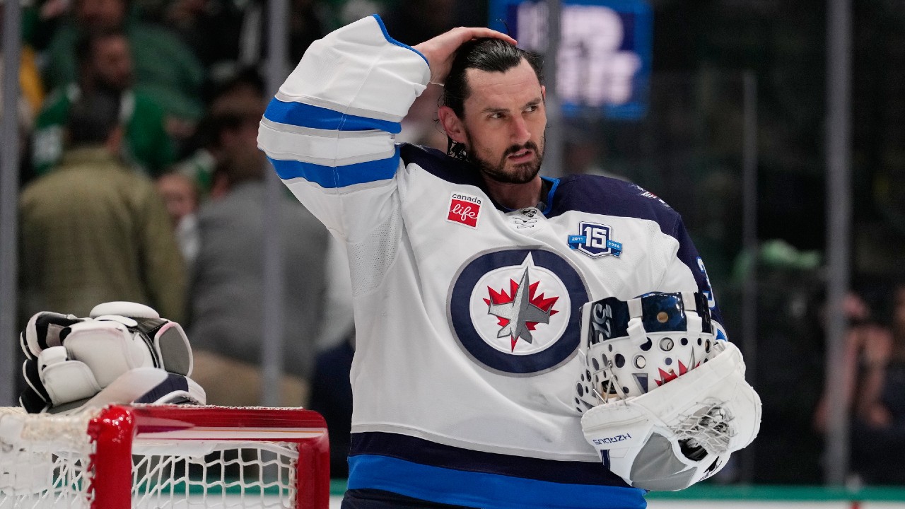 Klockan tickar för Cheveldayoff – Jets fast i Hellebuyck-knipa