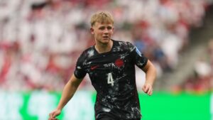 Canada's Luc de Fougerolles (4) passes the ball during the World Cup Group B soccer match between Canada and Qatar in Vancouver, British Columbia, Thursday, June 18, 2026. (Abbie Parr/AP)