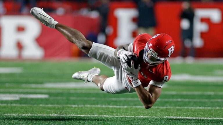 Rutgers wide receiver Kj Duff (8) makes a catch during the second half of an NCAA college football game against Penn State, Nov. 29, 2025, in Piscataway, N.J. (Adam Hunger/AP Photo, File)