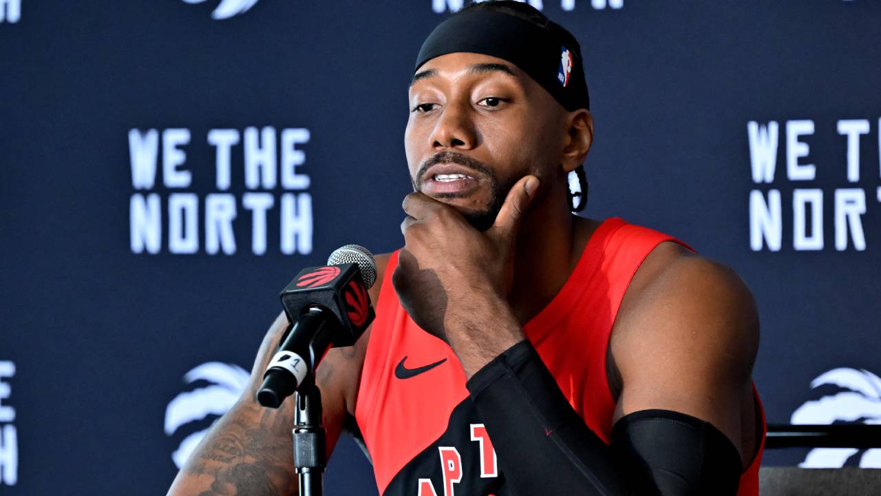 Raptors take advantage of Clippers’ misfortune as Leonard returns to Toronto