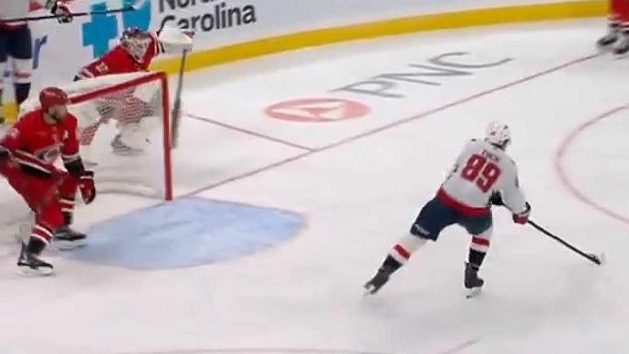 Tuch scores first Capitals goal into open net after brutal Bussi misplay