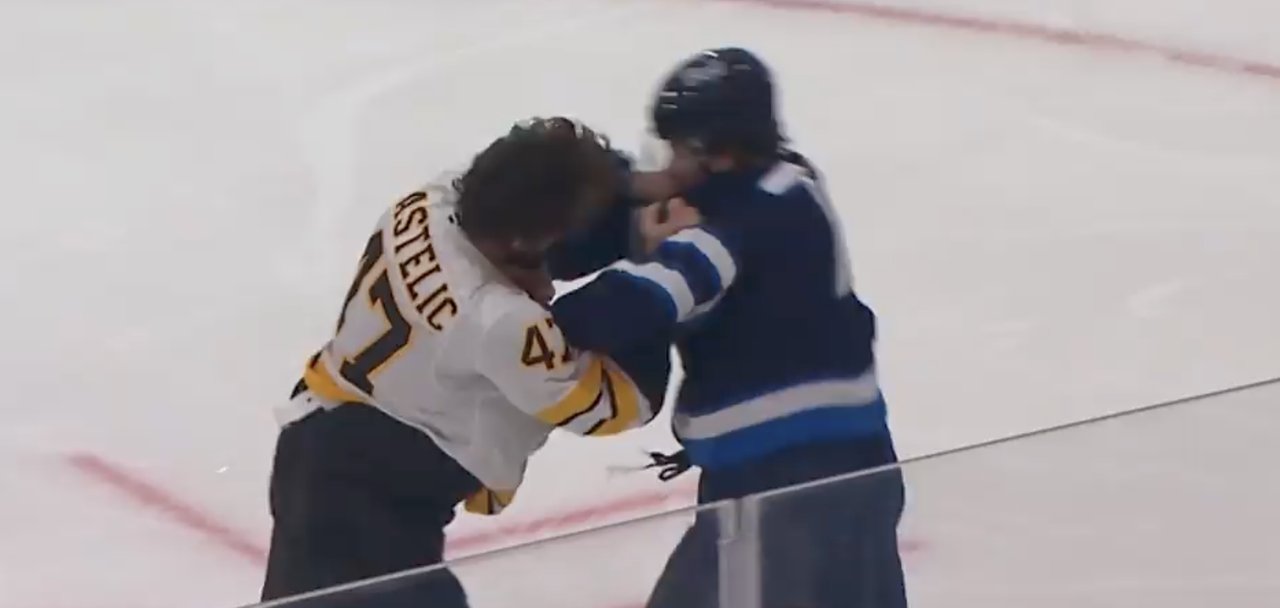 Jets-rookien Tyrel Bauer slängde handskarna i NHL-debuten