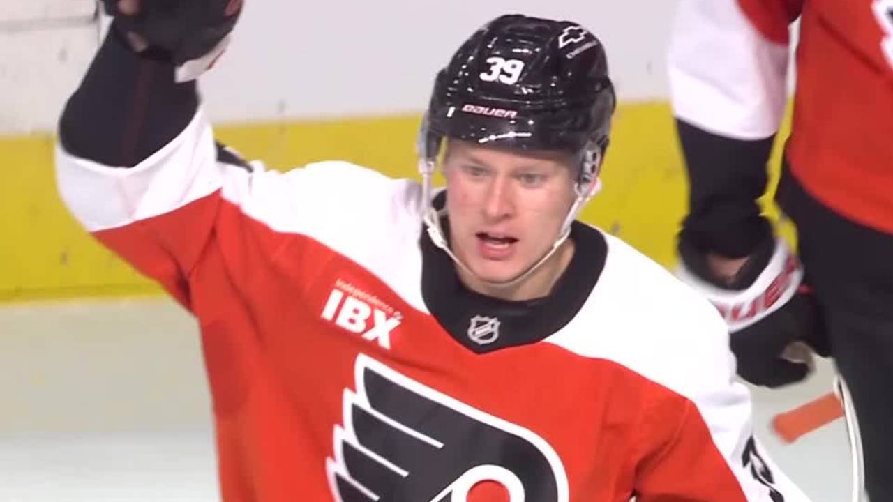 Michkov säsongspremiärmål när Flyers möter Hurricanes