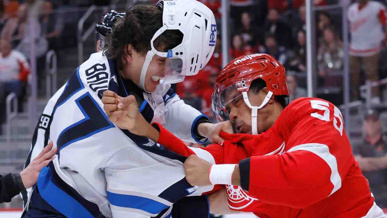 Bauer och Kolesar släppte handskarna efter hård tackling på Compher