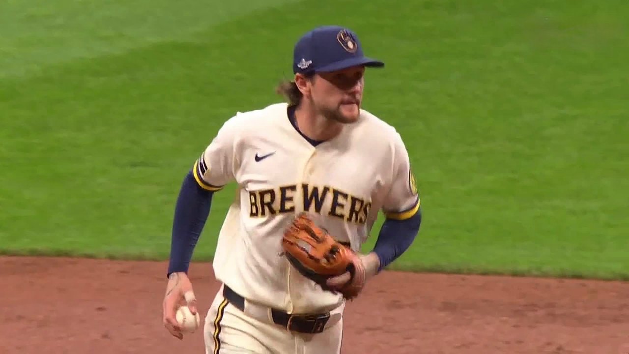 Brewers turn inning-ending double play to escape bases-loaded jam