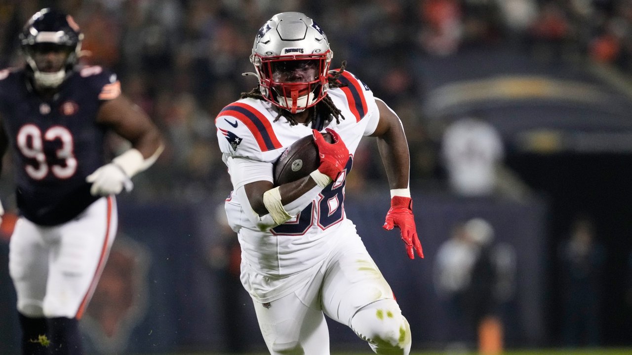 Bears hold off Patriots 30-24 in Chicago
