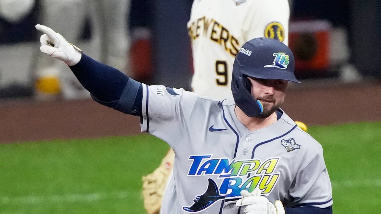 Liam Hicks hits first home run of 2026 World Series