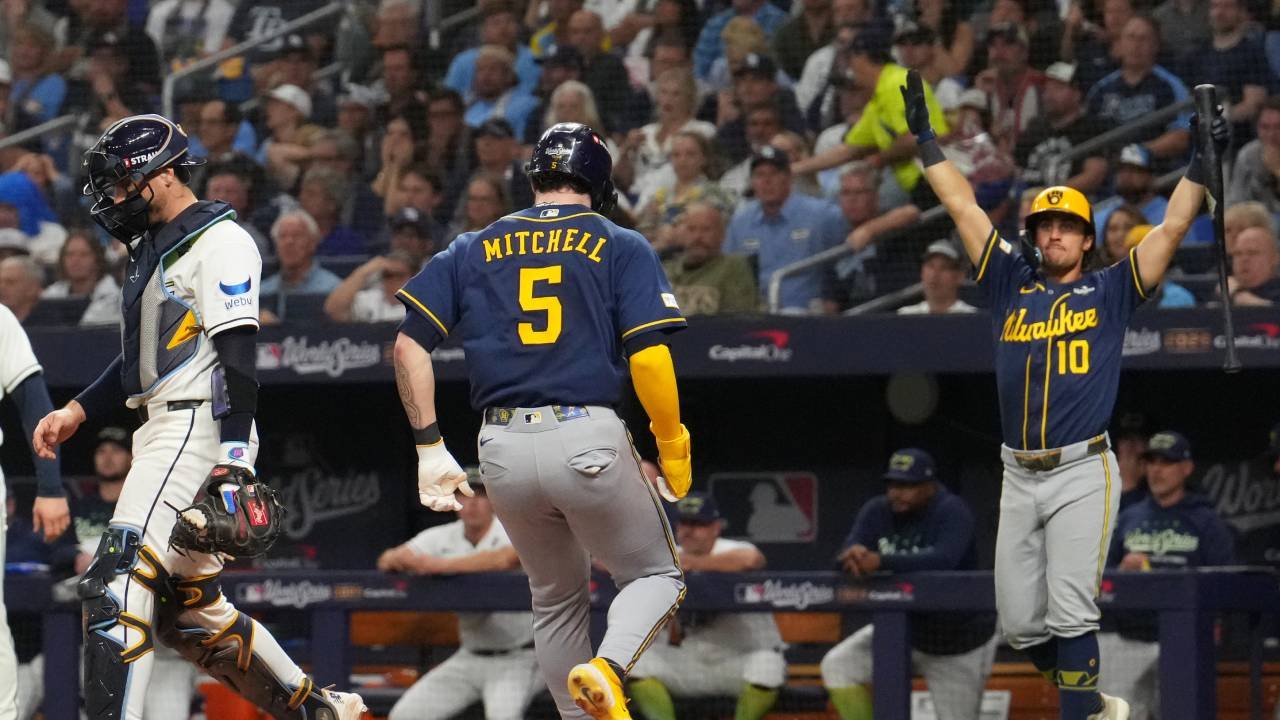 Gotta See It: Brewers explode for eight runs with two outs in fifth inning