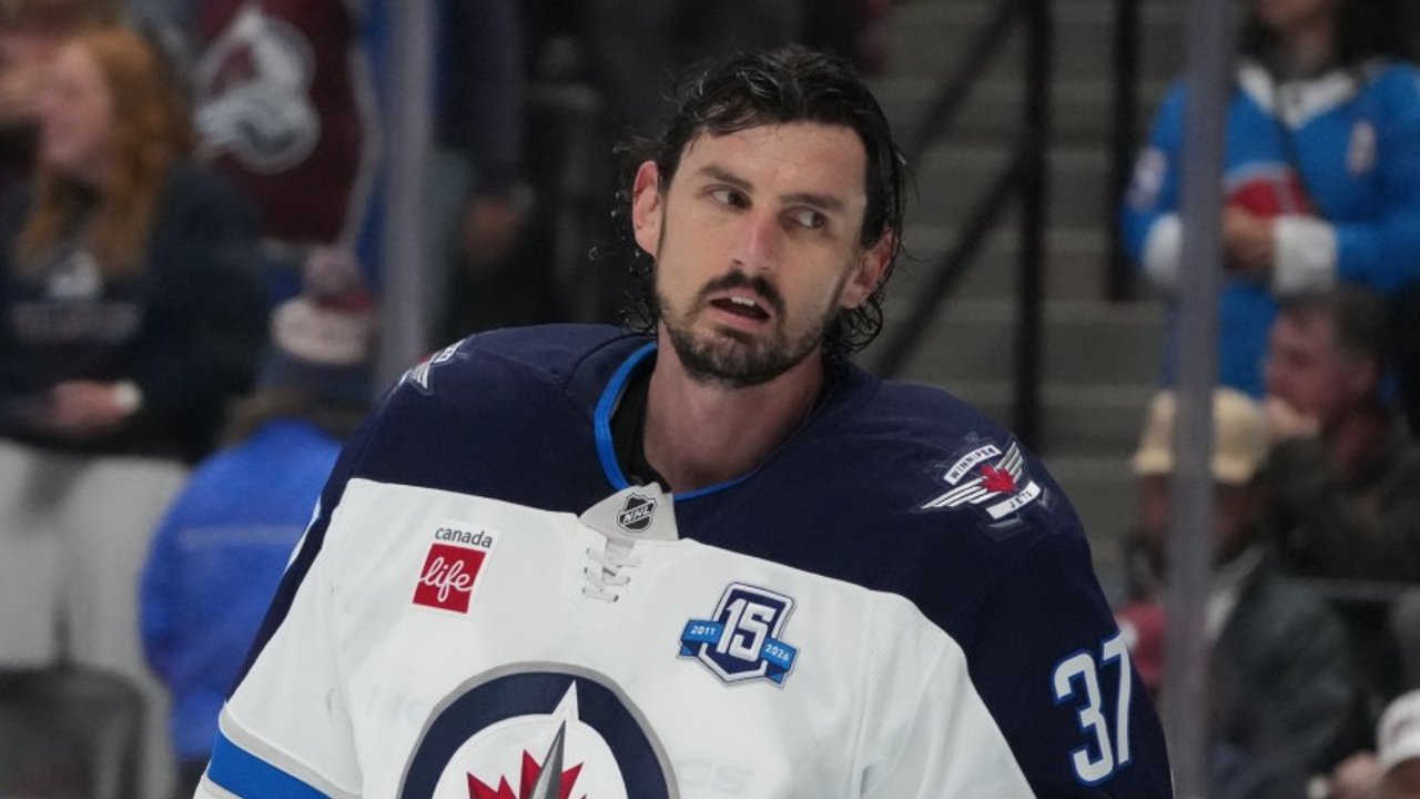 Will rust be a factor for Hellebuyck in Devils debut?