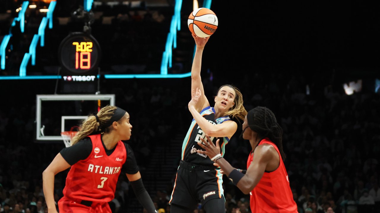Reese, Howard help the Dream sweep the Liberty and advance to WNBA Finals