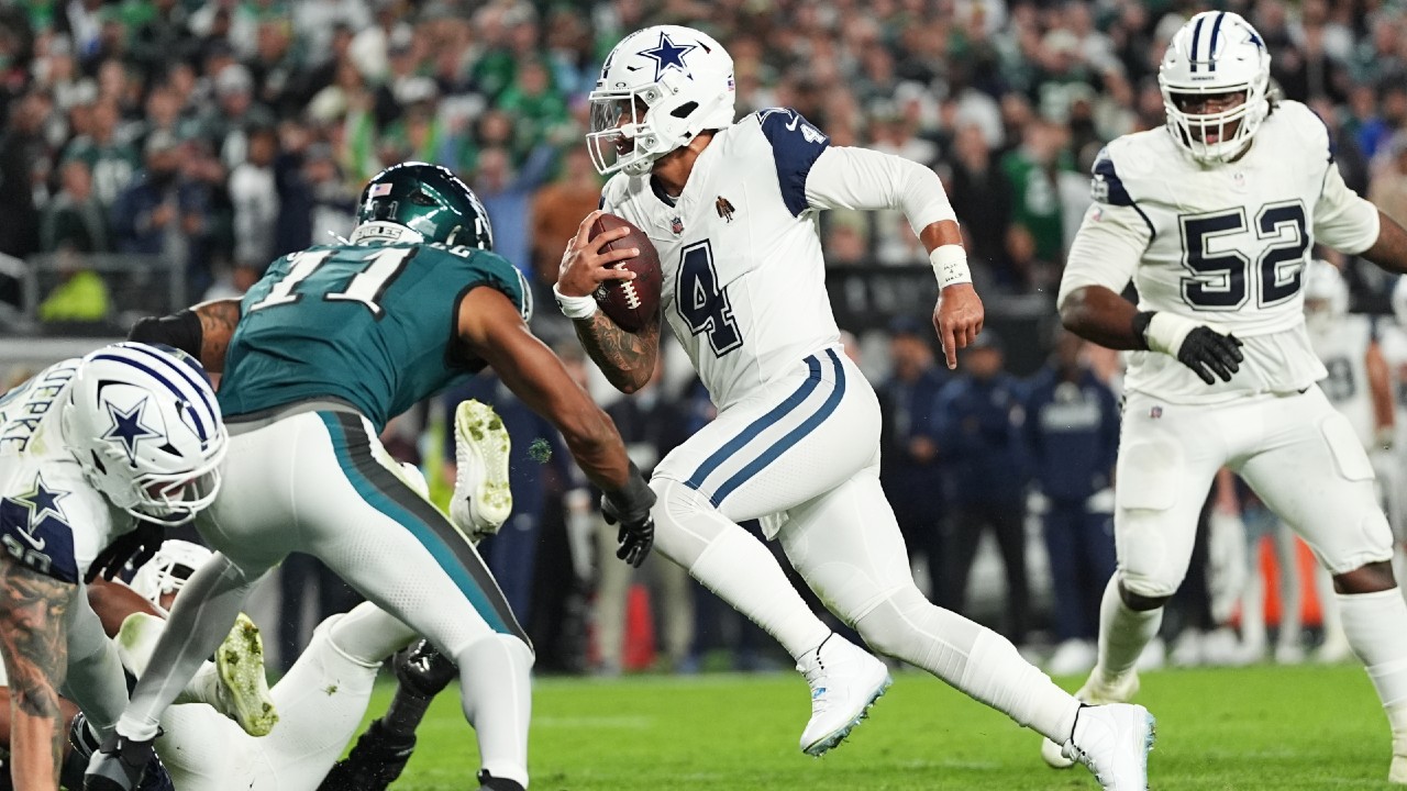 Dallas Cowboys Defeat Philadelphia Eagles 38-21