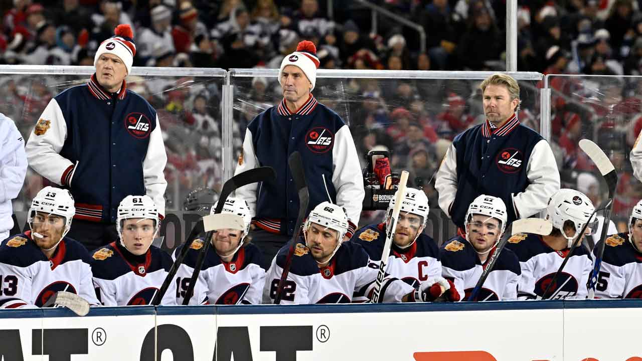 Jets get welcome distraction from Heritage Classic, look for on-ice reset