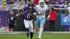 Ravens’ Lamar Jackson day-to-day after ankle injury forces exit vs. Titans